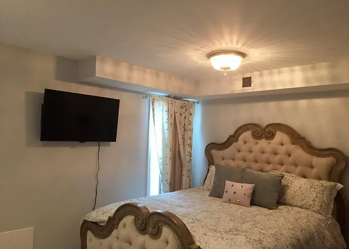 Birdhouse Bed And Breakfast